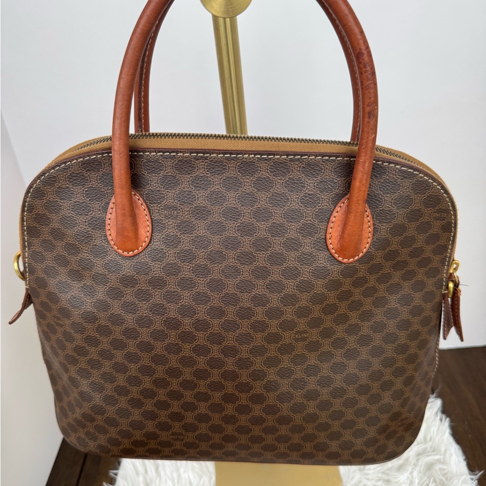 💯 Authentic Celine Macadam Too Handle Alma style bag